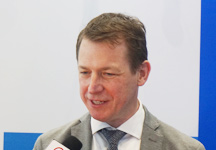 leXsolar����Դ�����ͼ��g��ӖMichael Dietrich���x������Դ�˲ţ��D����Փ֪�R�錍�`��Q����